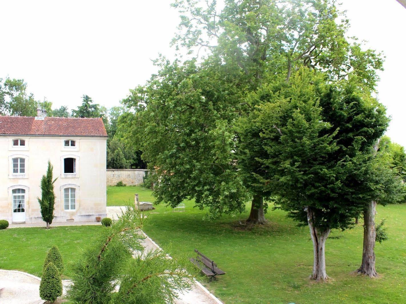 Domaine Des Chais Thenac  Exterior photo