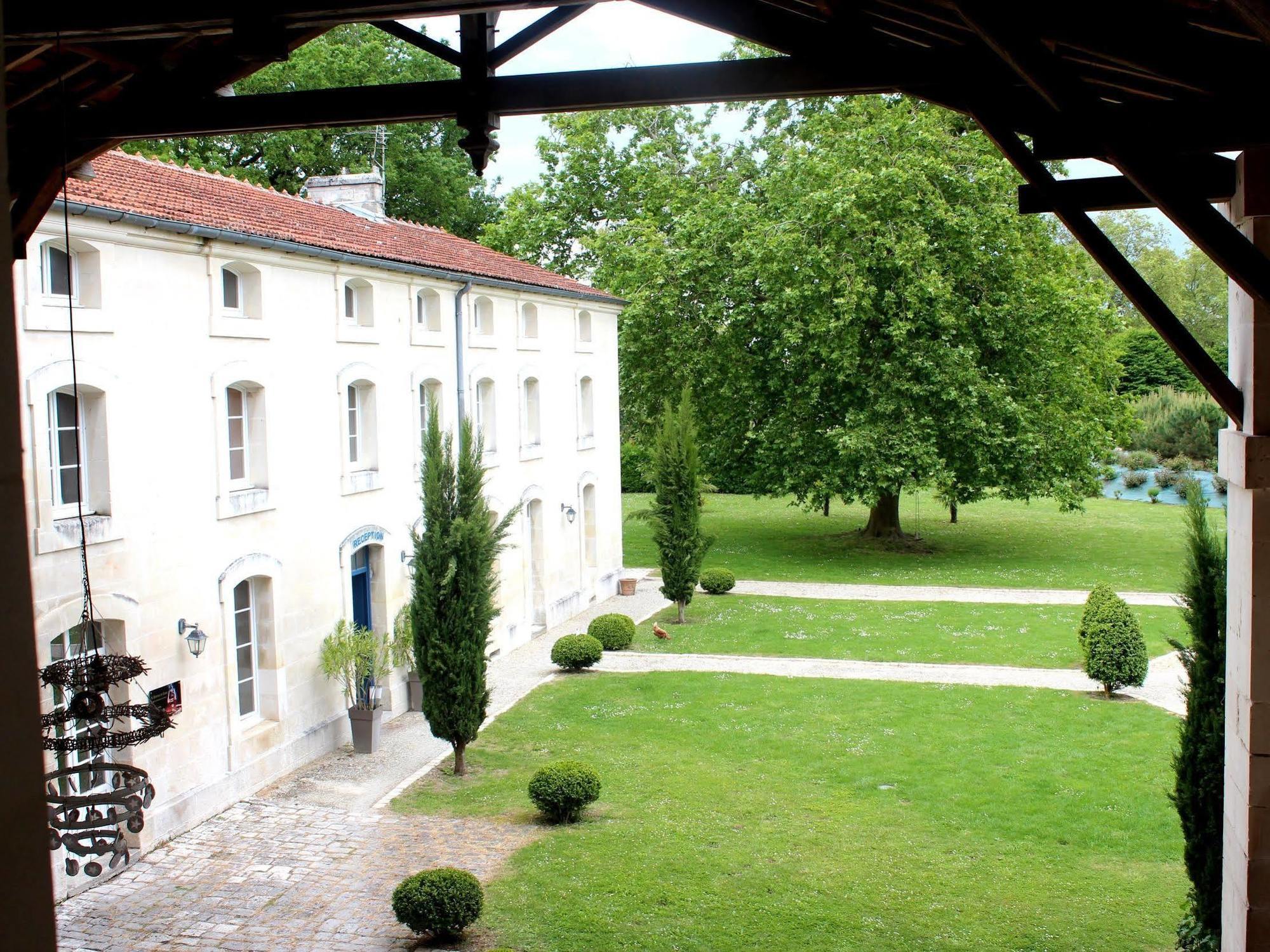 Domaine Des Chais Thenac  Exterior photo