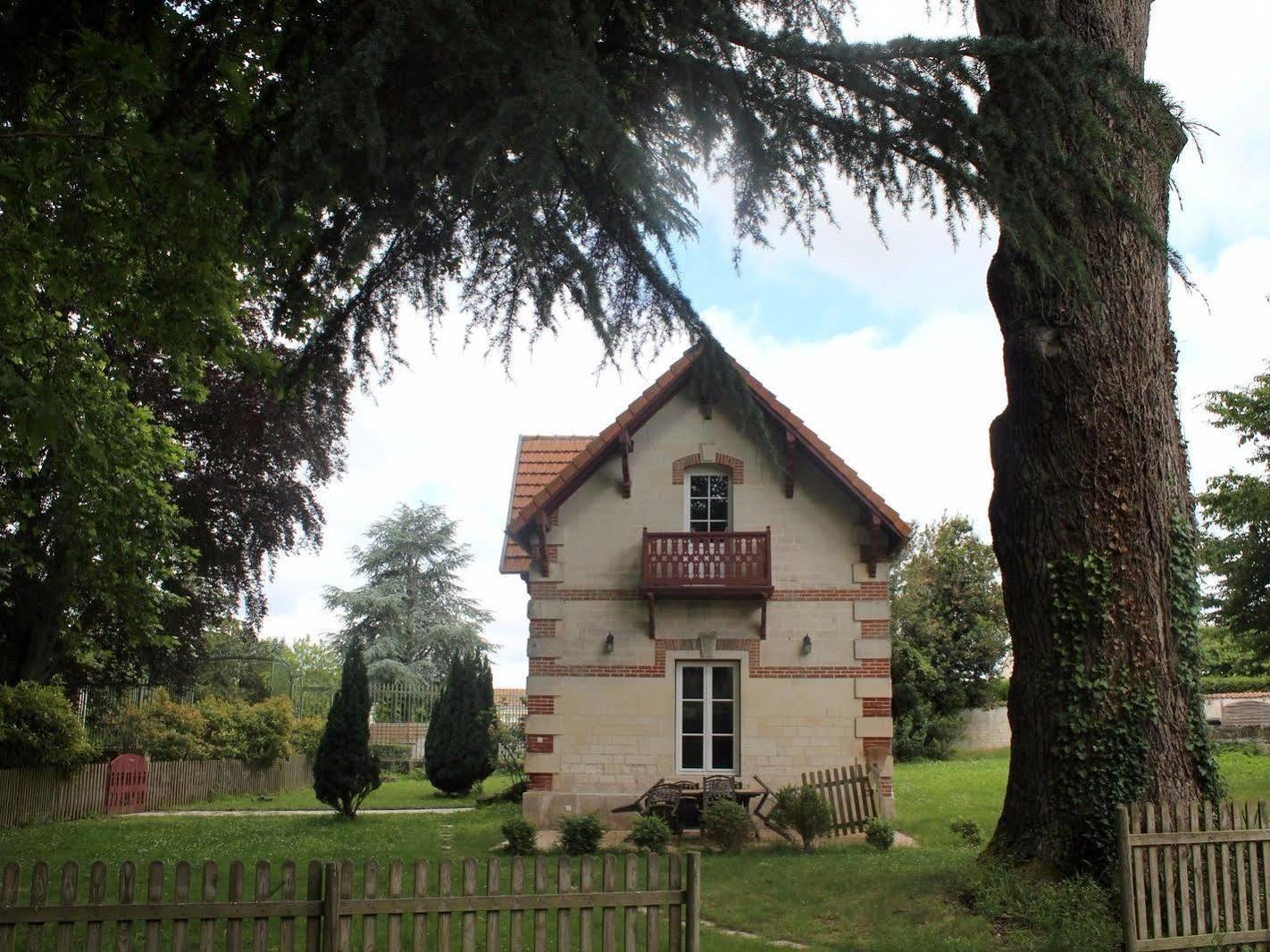 Domaine Des Chais Thenac  Exterior photo